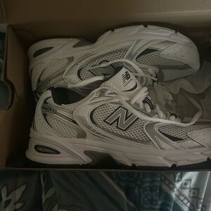 Brand new New Balance 530’s unisex men’s 6 women’s 7.5